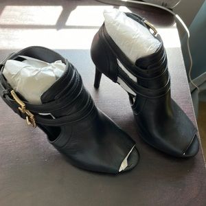 Michael Kors booties black leather size 9